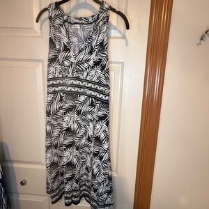 Max Studio Black and White Sleeveless Midi Sundress-S